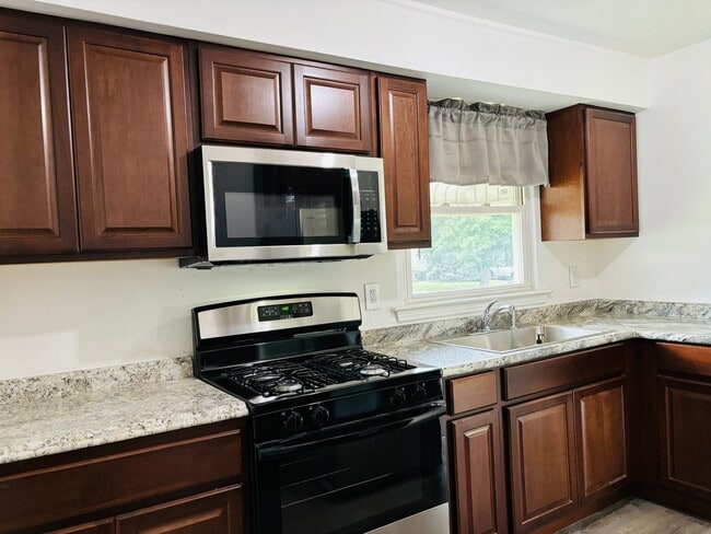 Photo - 1410 E Madge Ave