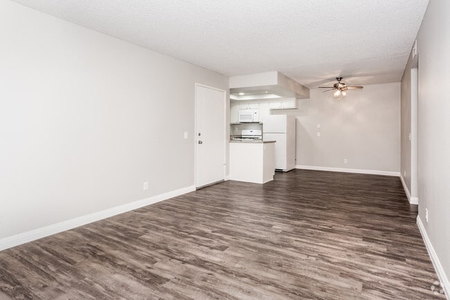 2BR, 1.25BA - 810 SF