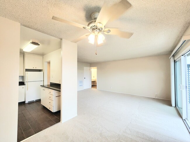 Photo - Top floor Woodlake condo, corner location Unit 407