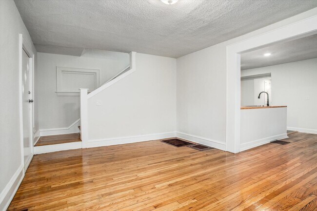 Photo - 3817 S Benton Ave