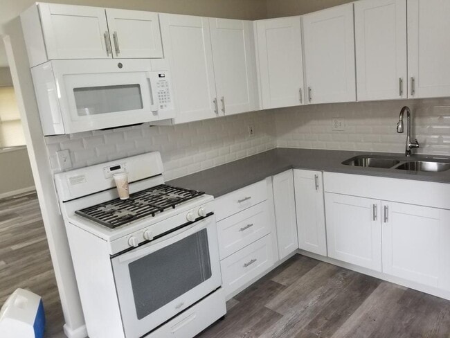 Photo - 21901 Sloman St