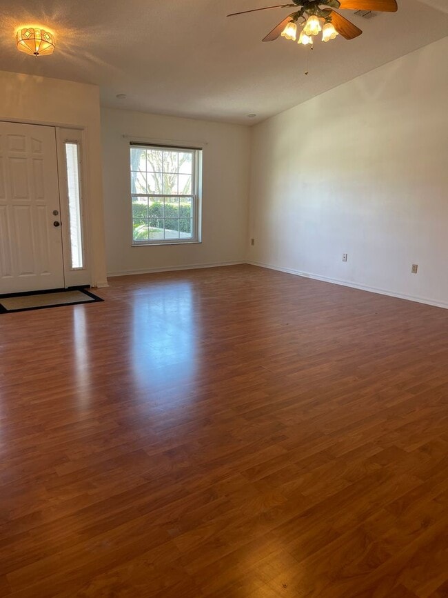 Photo - Adorable 2 bedroom 2 bath pool home in Seven Hills