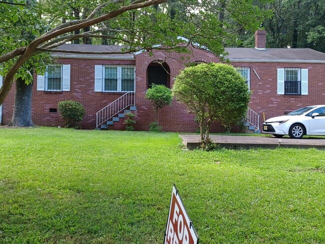 Photo - 162 Fairburn Rd SW Apartments Unit Left