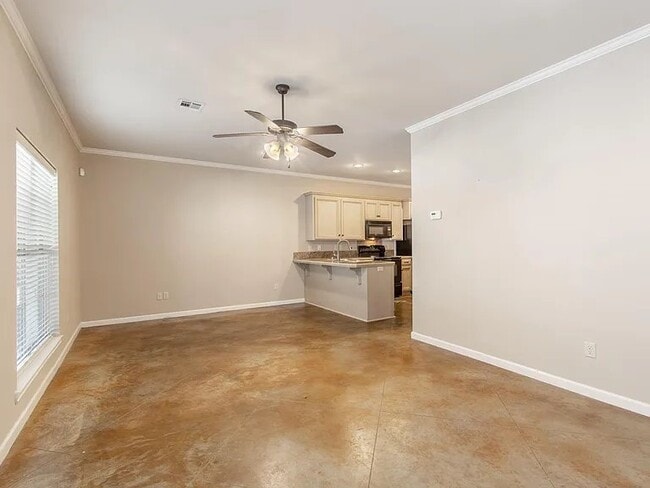 Photo - 120 Deraney Ln