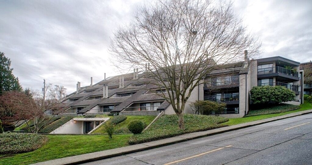 Photo - The Marinwood Apartments