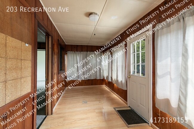 Photo - 203 Recreation Ave