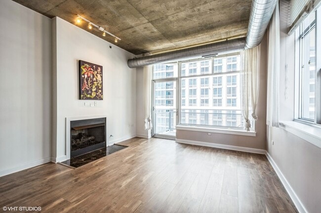 Photo - 1305 S Michigan Ave