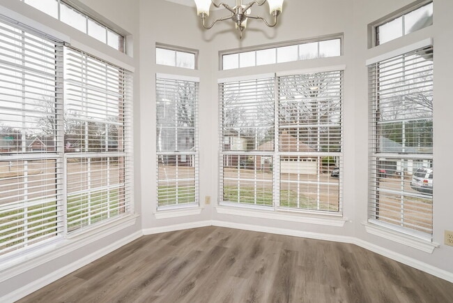 Photo - 3158 Clubview Cove N