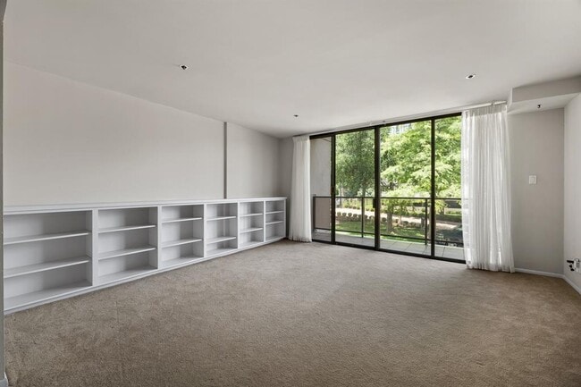 Photo - 40 N Interstate Hwy 35 Unit 2A2