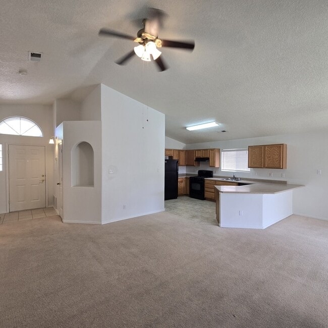 2527 Ghost Ranch St SW