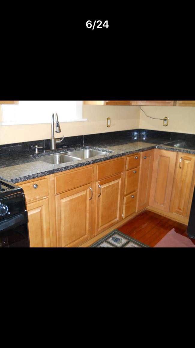 Photo - 5028 17th Ave Unidad 17th Ave 2