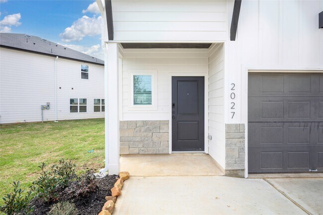1993 Longmire Villas Ct