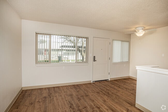 Studio - 423SF