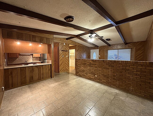 Photo - 1313 Elia St