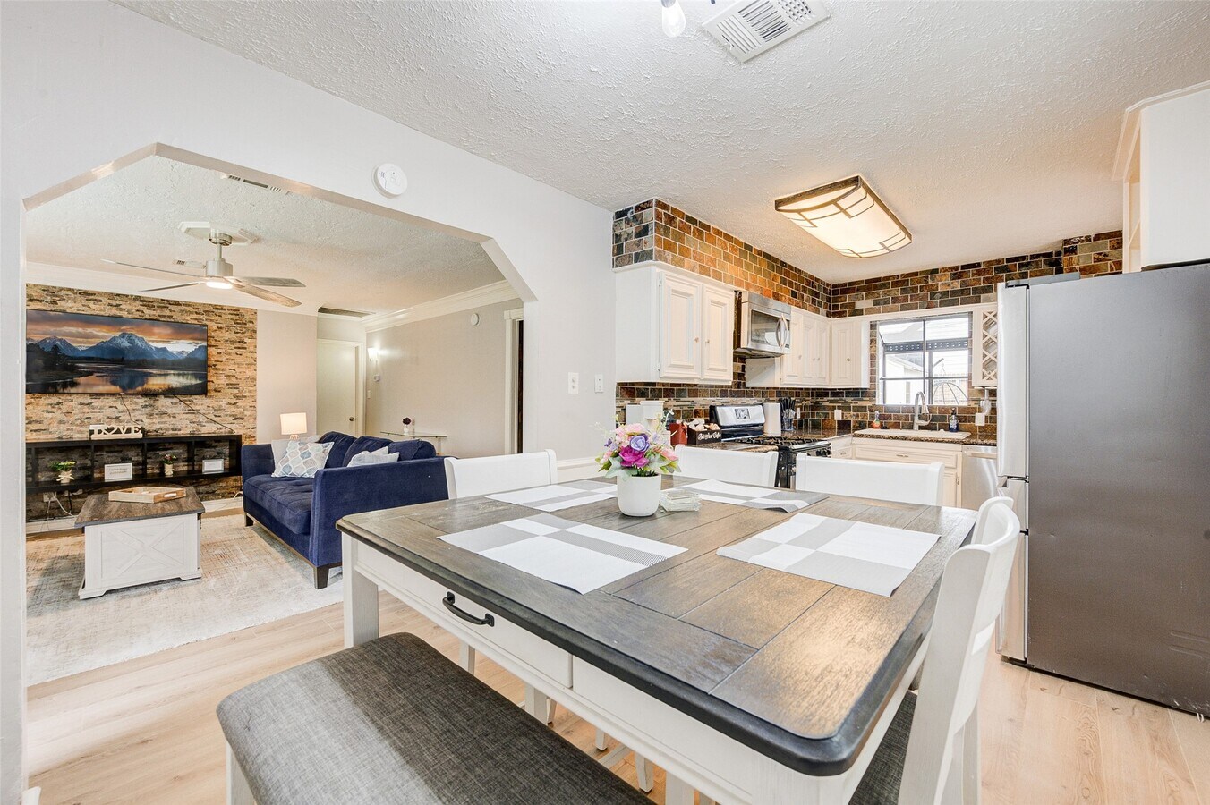 Photo - 1207 Archer St