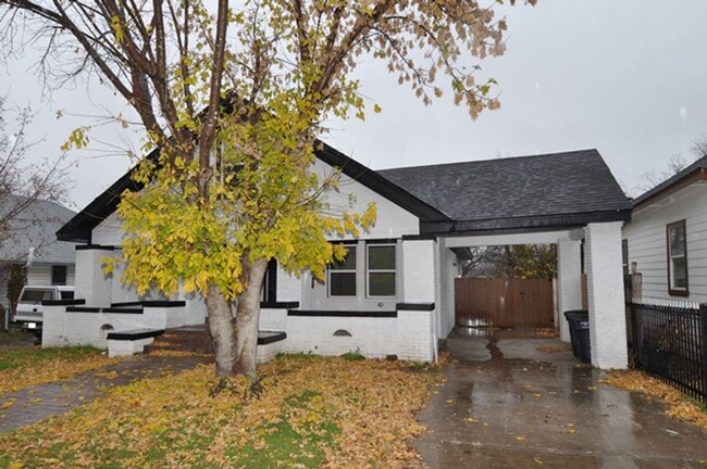 Photo - AVAILABLE NOW - Charming Fort Worth 4BR Home with Covered Porch, Private Deck & Spacious Layout N...