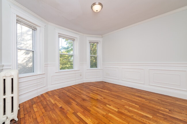 Photo - 25 Worthington St