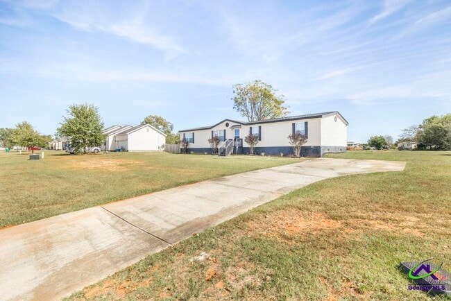 Building Photo - 158 Emerald Blvd