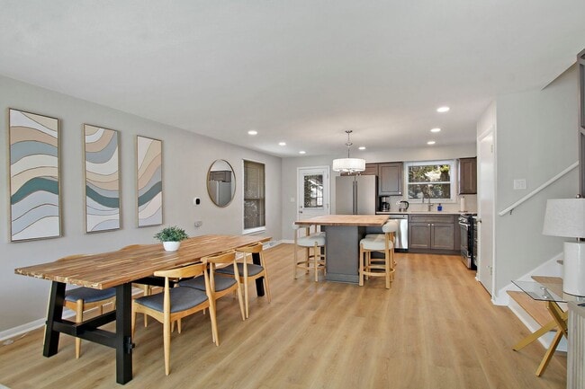 Photo - Arlington Heights Rental