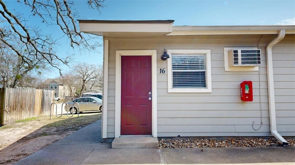 Photo - 500 Foch St