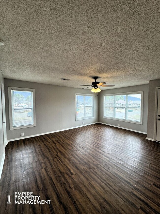 Photo - Move-In Special!! Unidad B