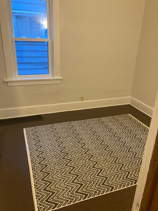 Photo - 1436 E 9th St Unit 2