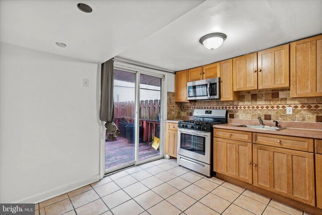 Photo - 1225 N Howard St