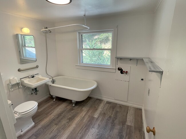 Photo - 907 NE Winchester St Unit Winchester