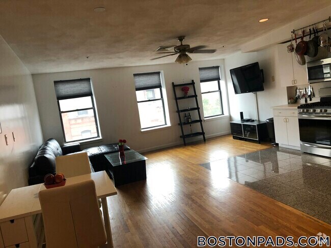Building Photo - 238 Hanover St Rental