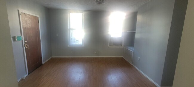 Photo - 4528 Brown St