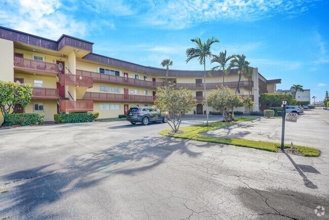 Building Photo - 200 Waterway Dr S Unit 103 Rental