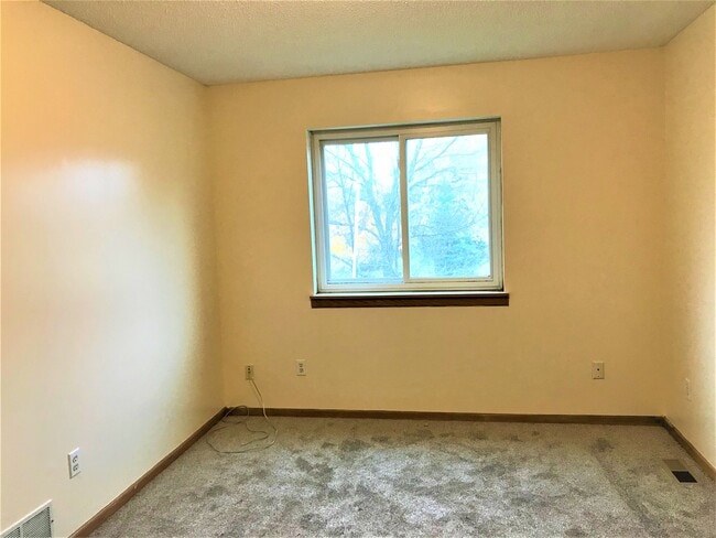 Photo - 9283 Oriole Ln