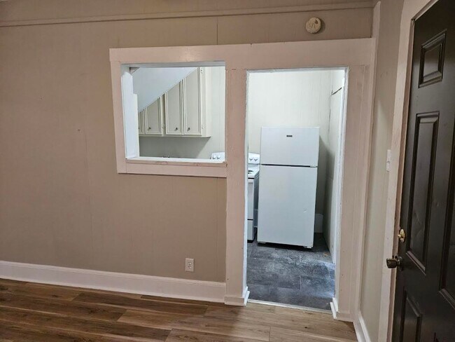 Photo - 317 Sortwell St - Paul Moye Unit Apt C (A2)