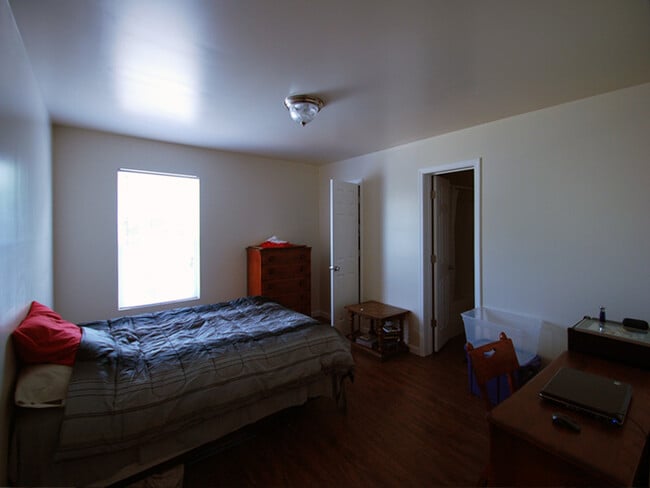 Photo - 290 American Ave