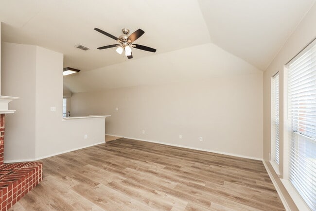 Photo - 320 Foreston Dr