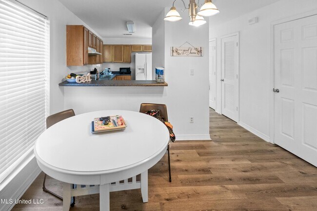 Photo - 259 Benachi Ave