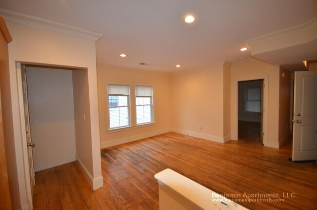 Photo - 25 Lothrop St Unidad 2