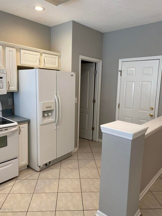 12314 Mangrove Forest Ct Condo Condo for Rent in Jacksonville, FL