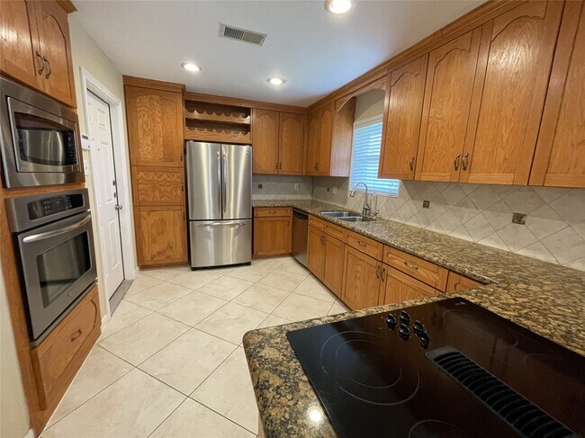 Photo - 1834 Locksford St