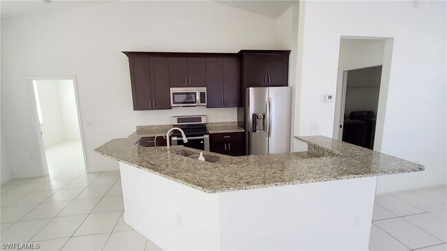 Photo - 1408 S Gator Cir