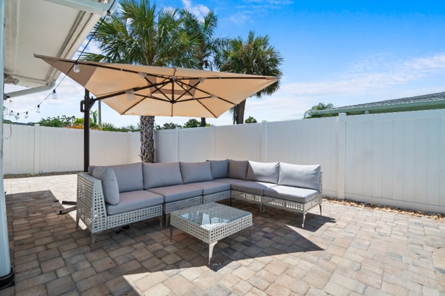 8402 Lava Pl