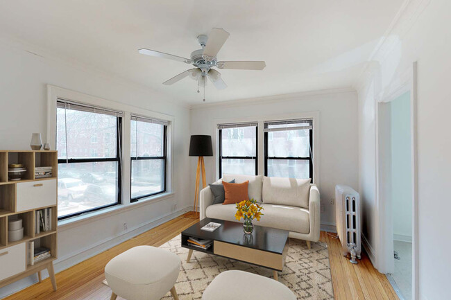 Dining/Living room - 1440 E. 52nd Street Apartments