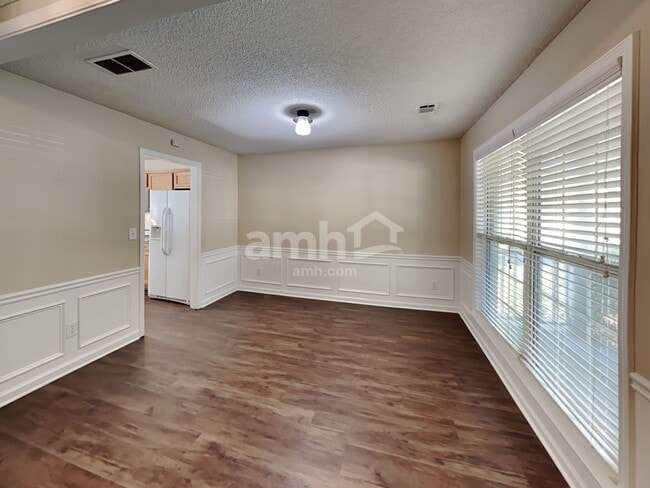 Photo - 3450 Ridgefair Dr