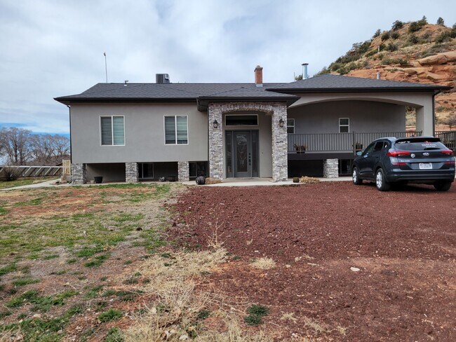 Spacious CUSTOM 4-Bedroom Home with 3 Bathrooms and an office in Hildale, UT - A Must-See Rental ...
