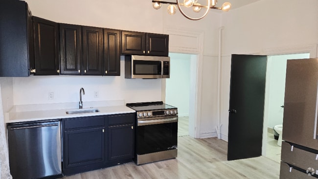 Building Photo - 655 S Washington St Unit 655 B Rental