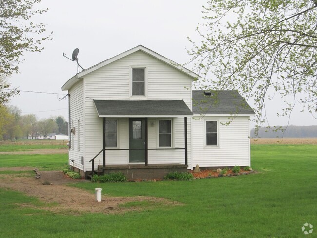 Building Photo - 2 Bedroom Farmhouse in Vicksburg