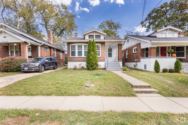 Building Photo - 2262 Yale Ave Rental