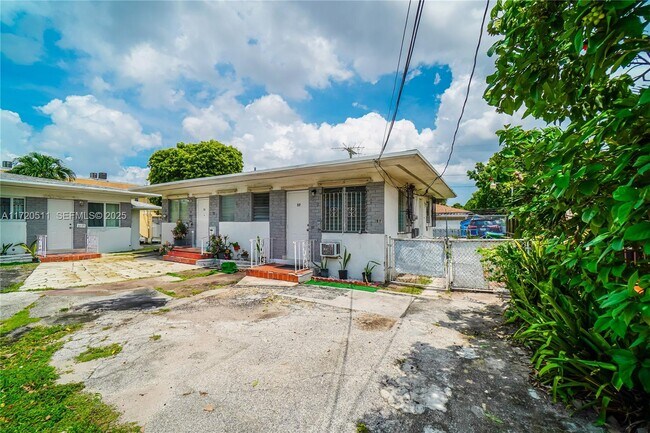 Photo - 57 SW 51st Ct Unit 4