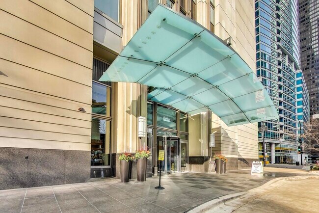 Photo - 512 N McClurg Ct