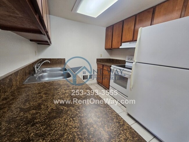 Photo - 18601 4th St E